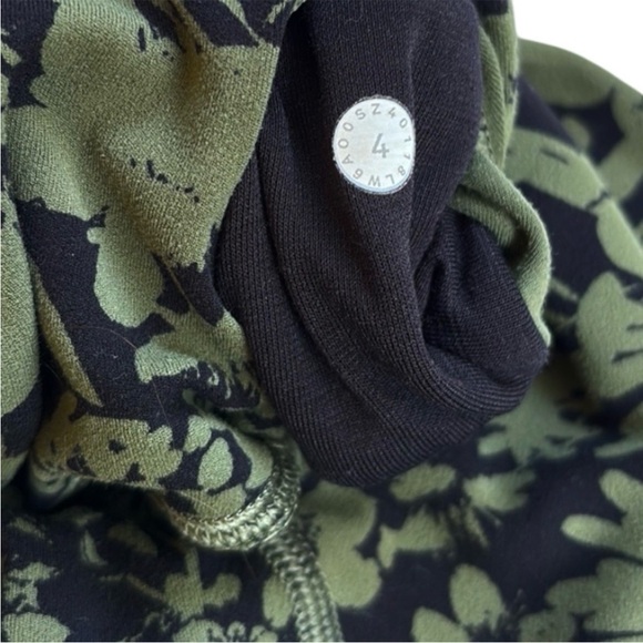 Lululemon Align Crop Leggings Green Black
Floral Size 4 - Picture 4 of 9